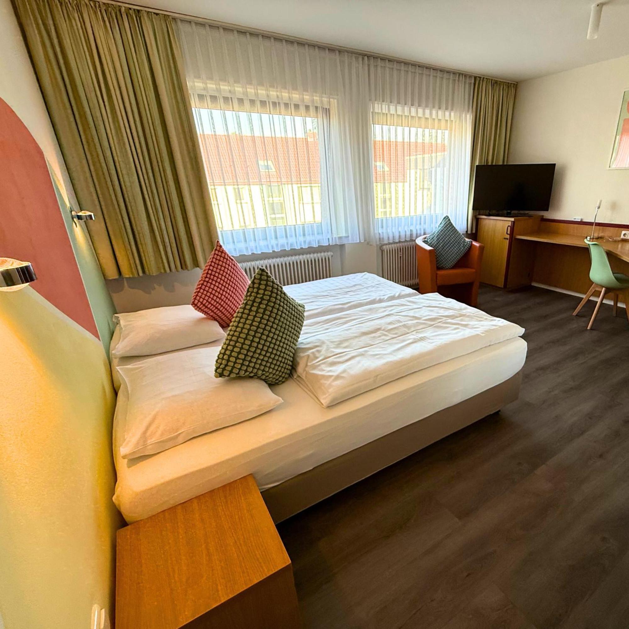 Colourful Hotel Bielefeld Exterior foto